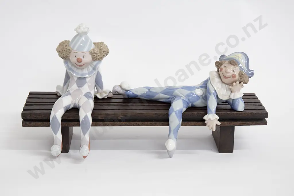 Two Signed Seated Lladro Clowns on Stand Image 1++