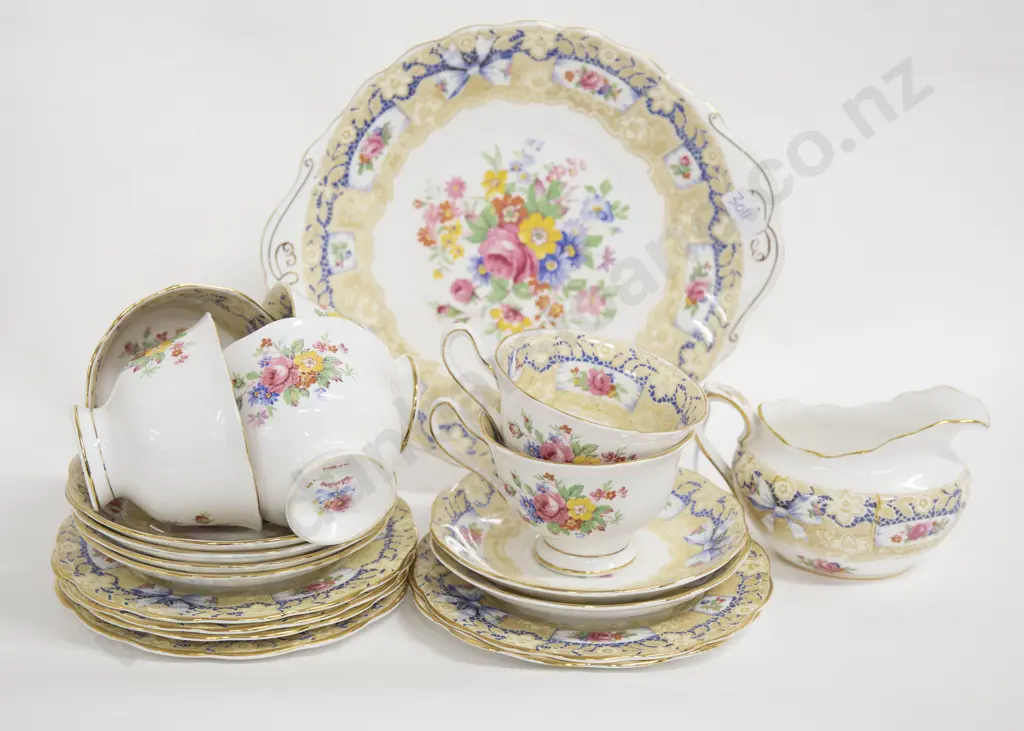 Royal Albert "Valentine" Part Tea Set Image 1++