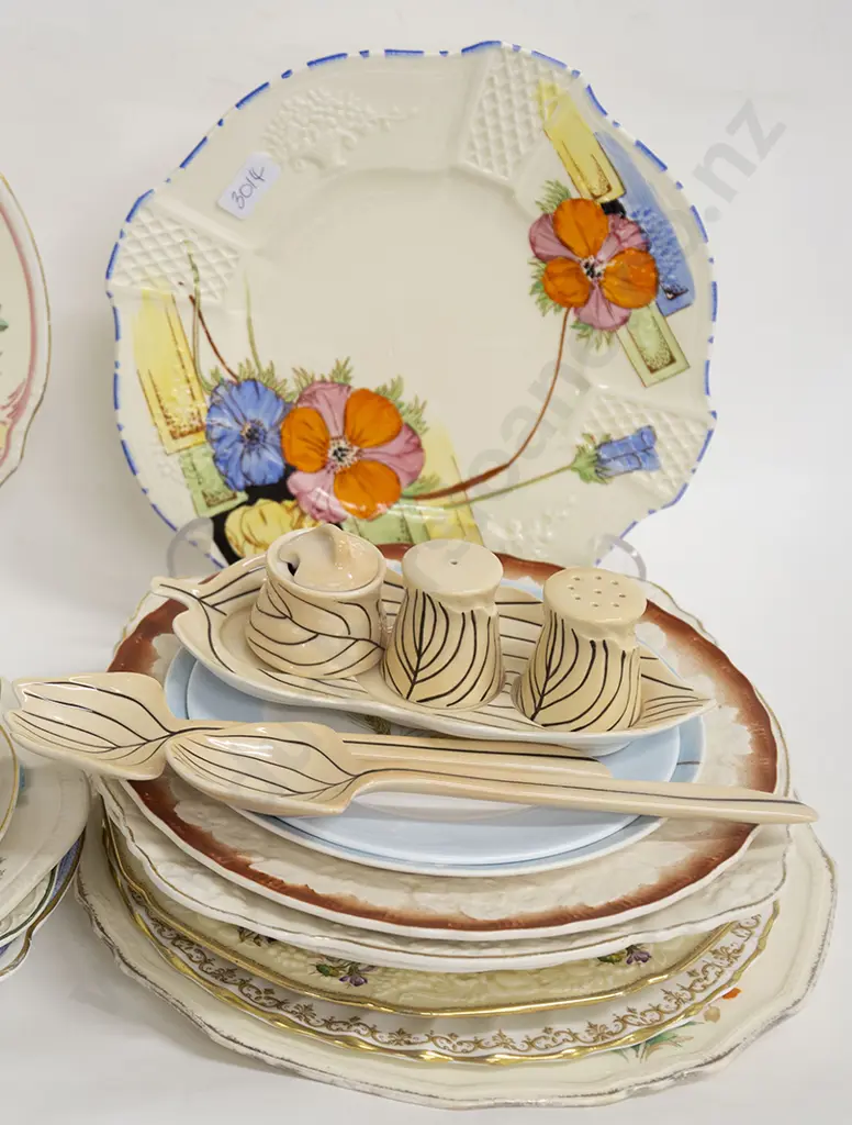 Carlton Ware Cruet Set together with Quantity of Fancy Plates Image 1++