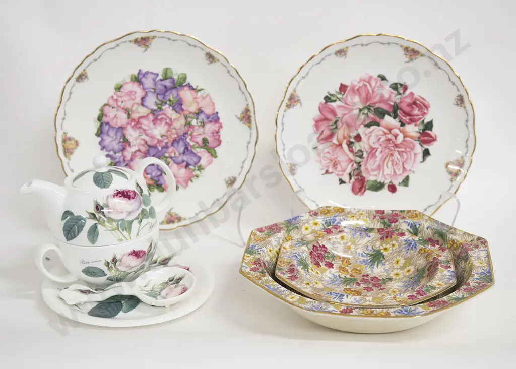 Quantity of Floral Decorative China Including Royal Winton "Marguerite" Image 1++