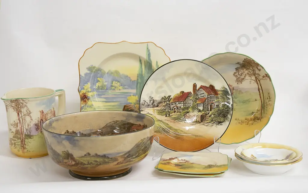 Ten Pieces of Assorted RD Including Fruit Bowl and Jug Image 1++