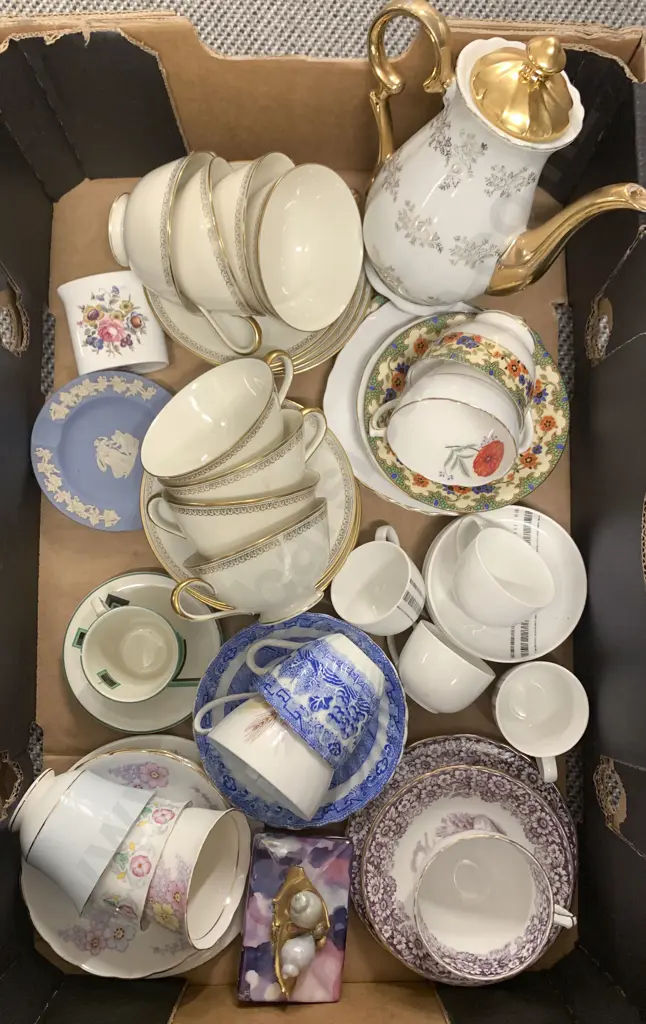 Quantity of Assorted Fancy Tea China Image 1++