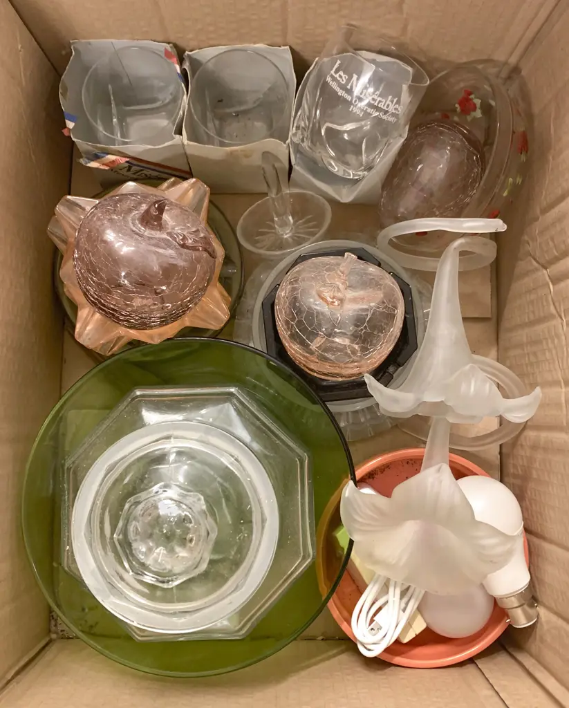 Quantity of Assorted Glass Ornaments etc Image 1++