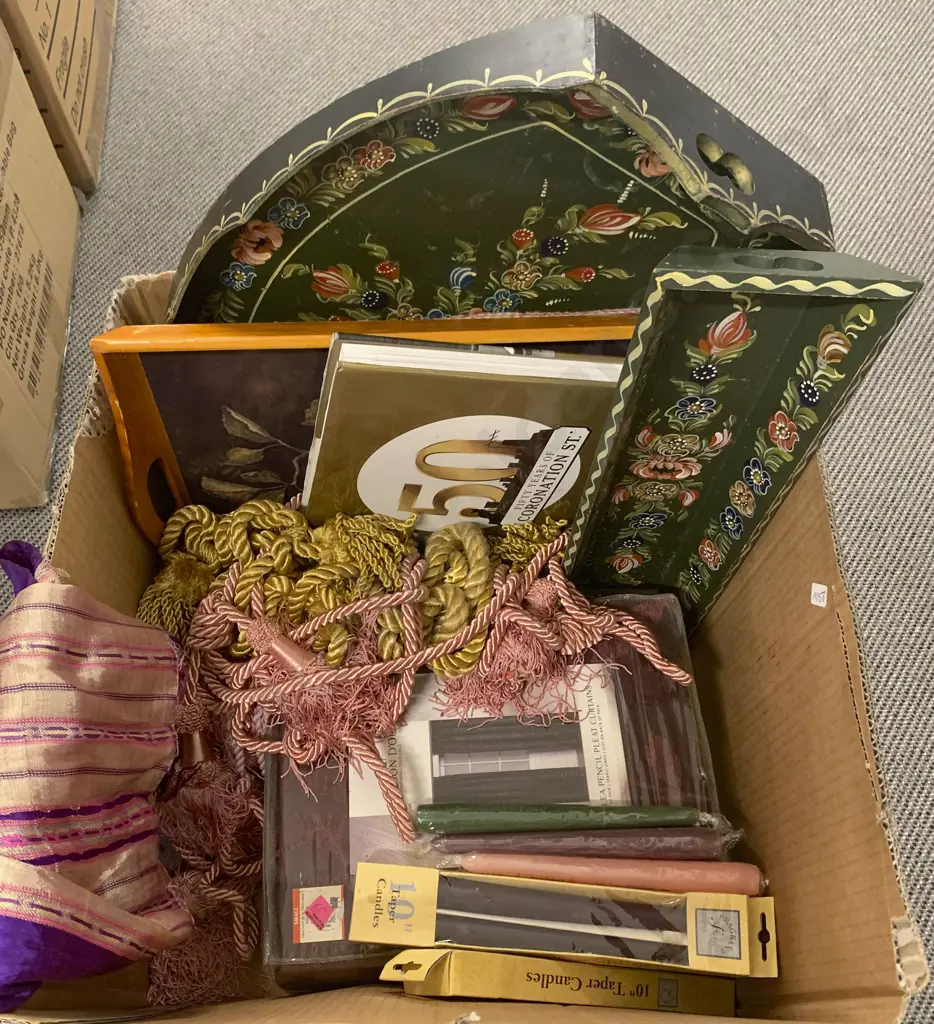Quantity of Assorted Decorative Homewares Including Mason D'or Pleated Curtains Image 1++