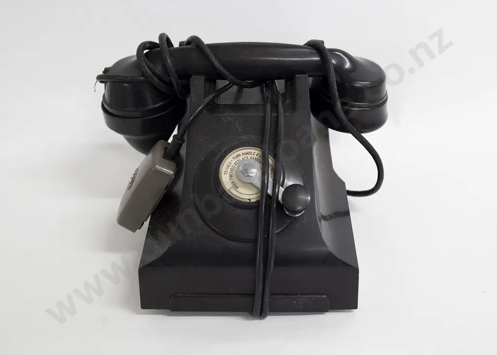 Black Bakelite Telephone Image 1++