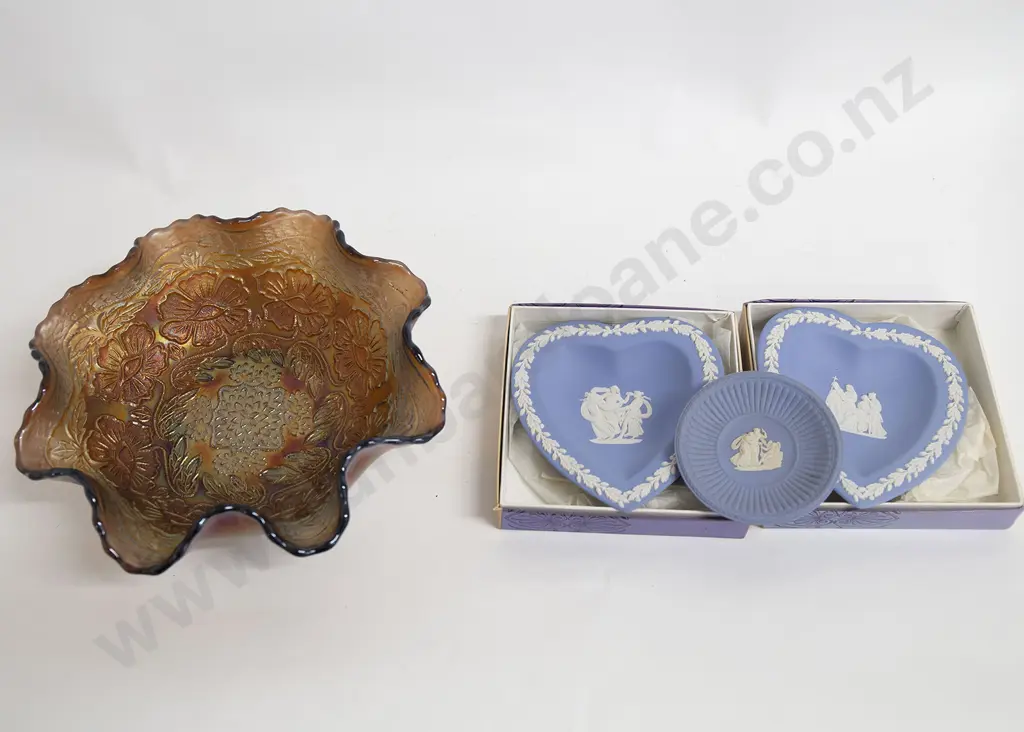 Carnival Glass Bowl and Three Wedgwood Dishes Image 1++