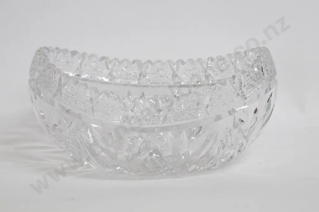 Boat Shaped Crystal Fruit Bowl Image 1++