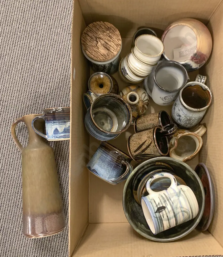 Box of Mixed Pottery Image 1++