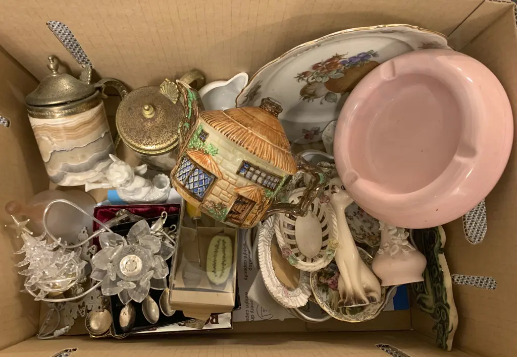 Boxed Mixed China and Ornaments Image 1++