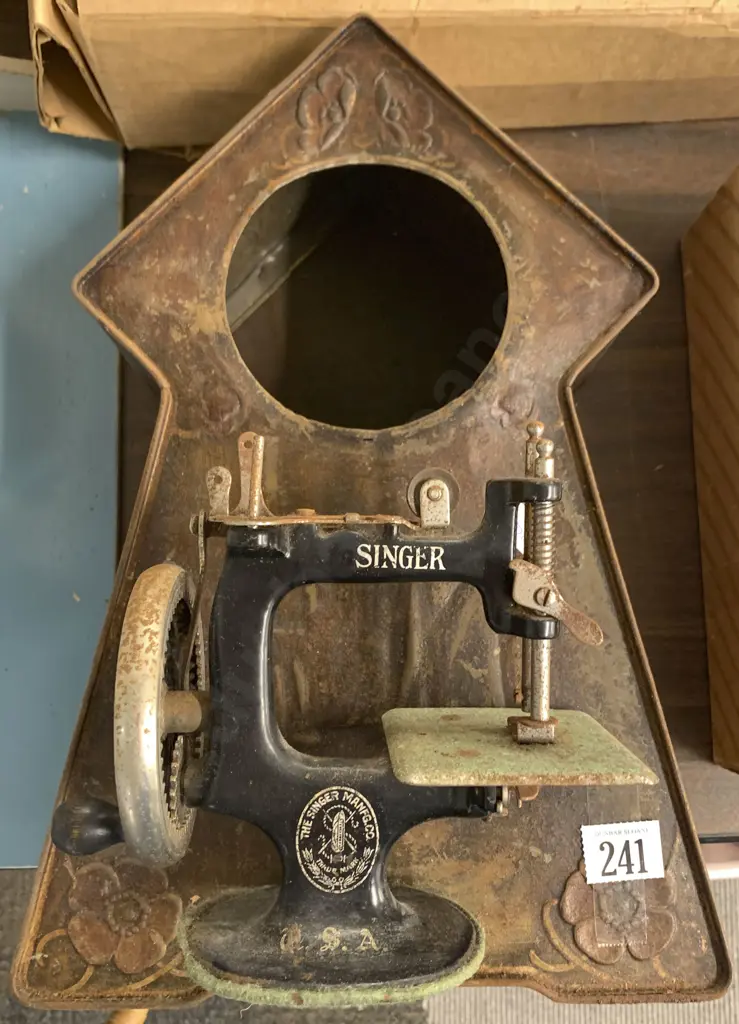 Singer Mini Sewing Machine and Victory Tin Image 1++