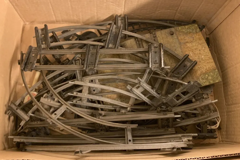 Two Boxes Model Railway Items Image 1++