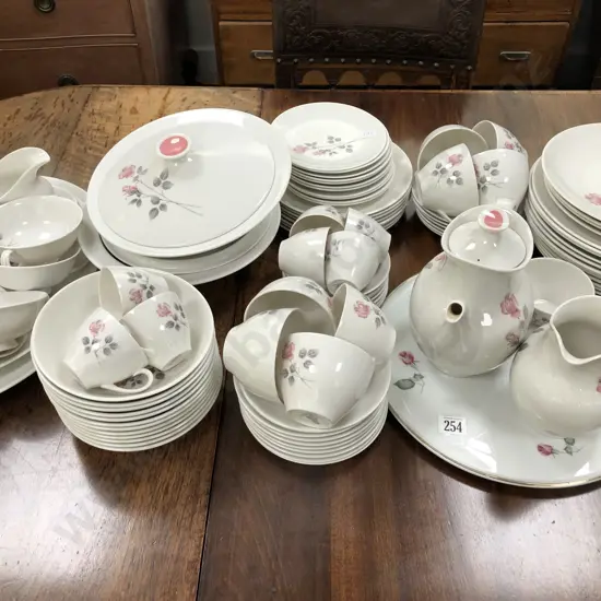 RD "Pillar Rose" Pattern Dinner Set