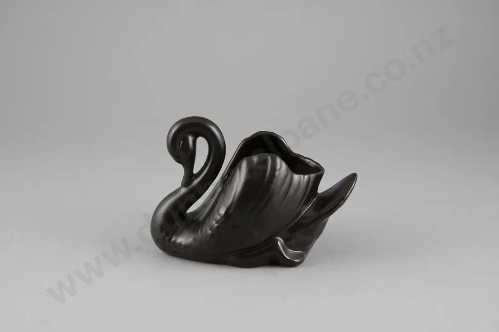Crown Lynn Small Black Swan Vase Image 1++