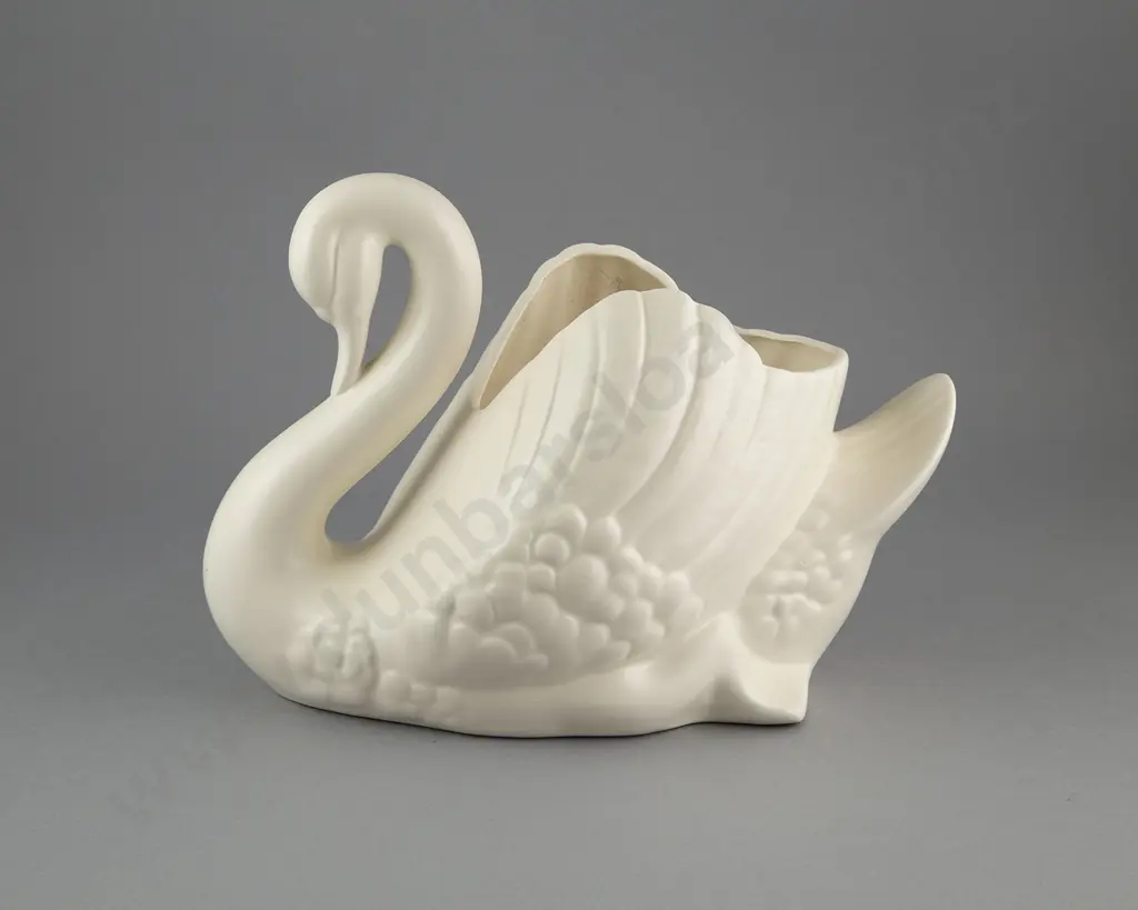 Crown Lynn Large White Swan Vase Image 1++