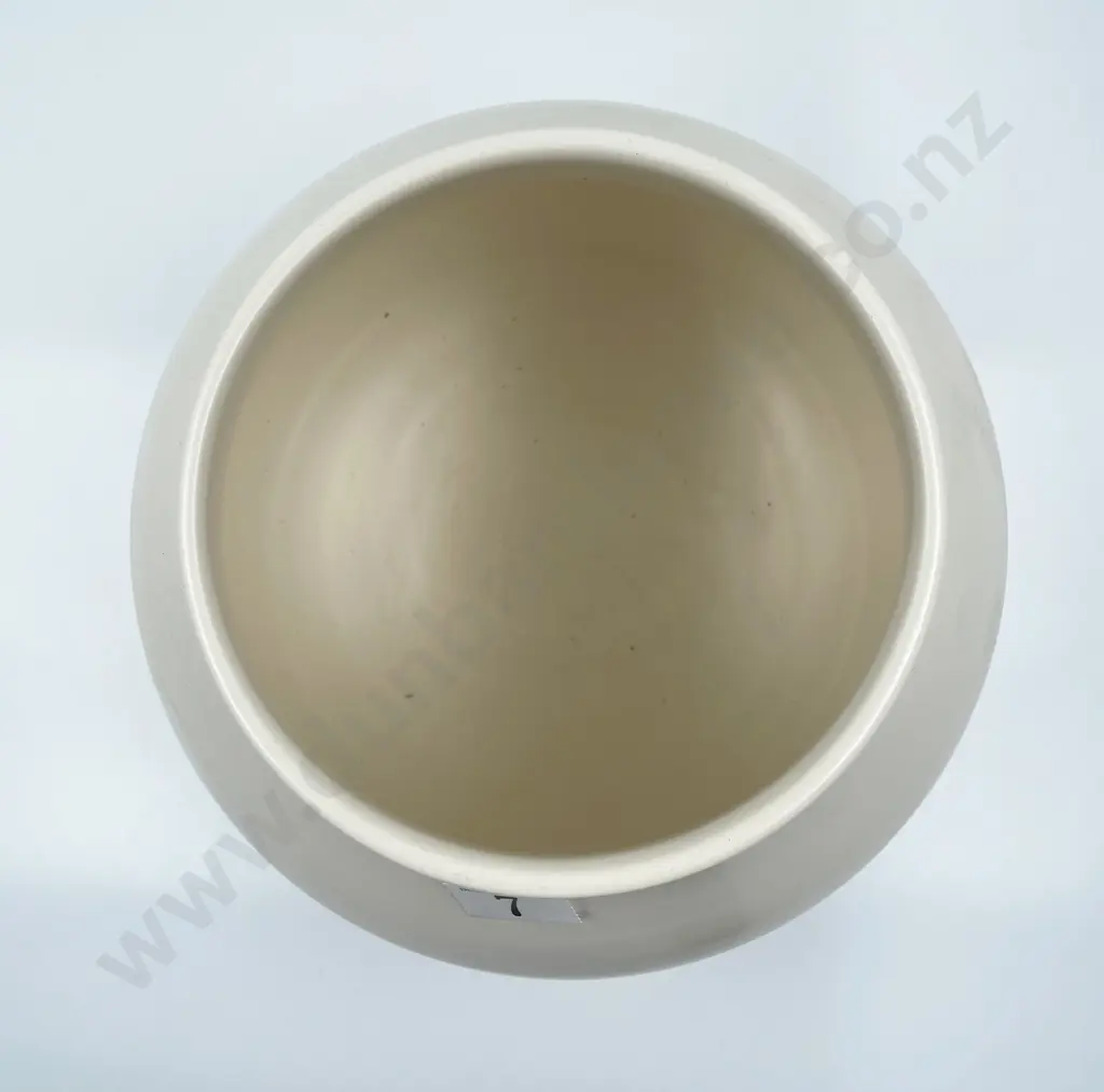 Ernest Shufflebotham for Crown Lynn Large Hand Potted Vase Image 1++