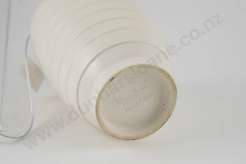 Ernest Shufflebotham for Crown Lynn Small Hand Potted Vase Image 1++