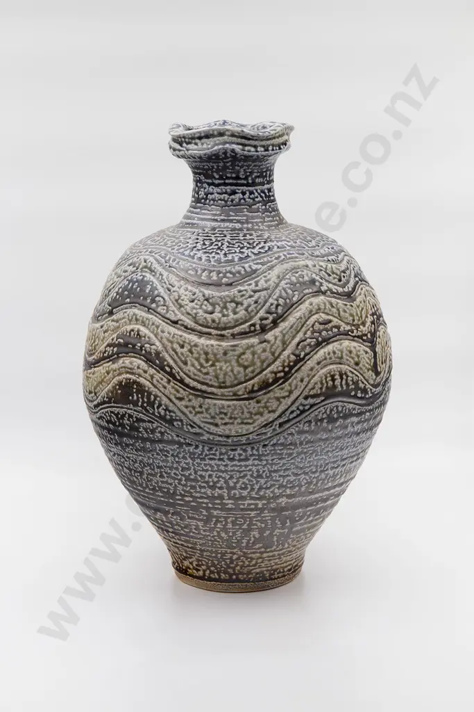 Mirek Smisek 'Kapiti' Branch Pot Image 1++
