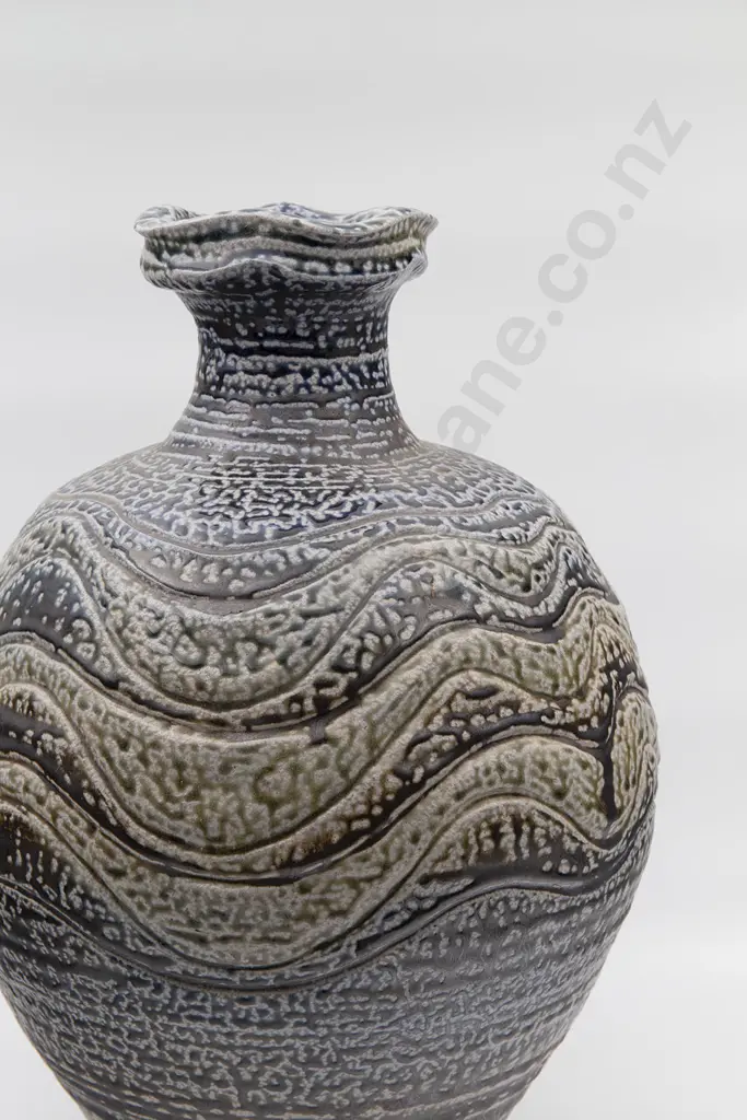 Mirek Smisek 'Kapiti' Branch Pot Image 1++