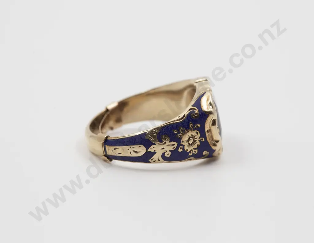 Victorian 15ct Single Garnet Ring Image 1++