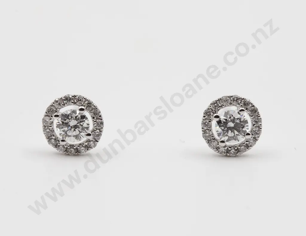 Pair 18ct White Gold Diamond Stud Cluster Earrings Image 1++