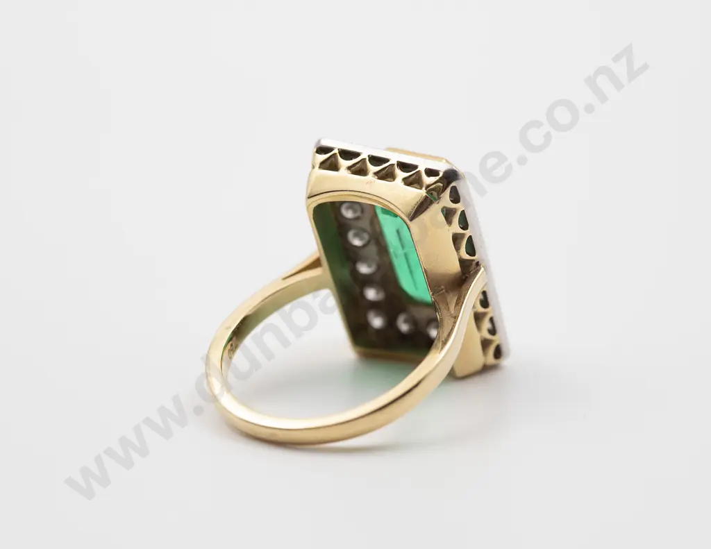 18ct 21stone Emerald and Diamond Cluster Ring Image 1++