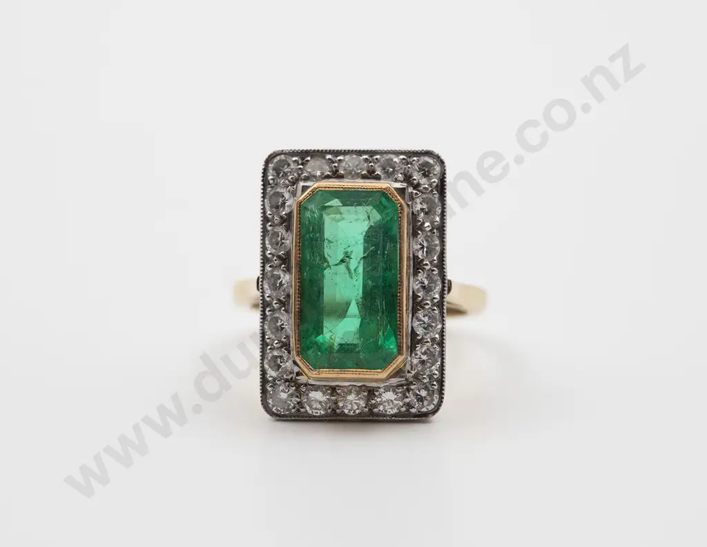 18ct 21stone Emerald and Diamond Cluster Ring Image 1++