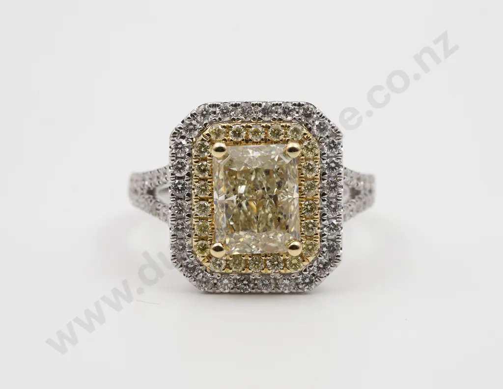 18ct Modern Fancy Diamond Cluster Ring Image 1++