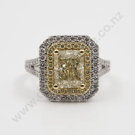18ct Modern Fancy Diamond Cluster Ring