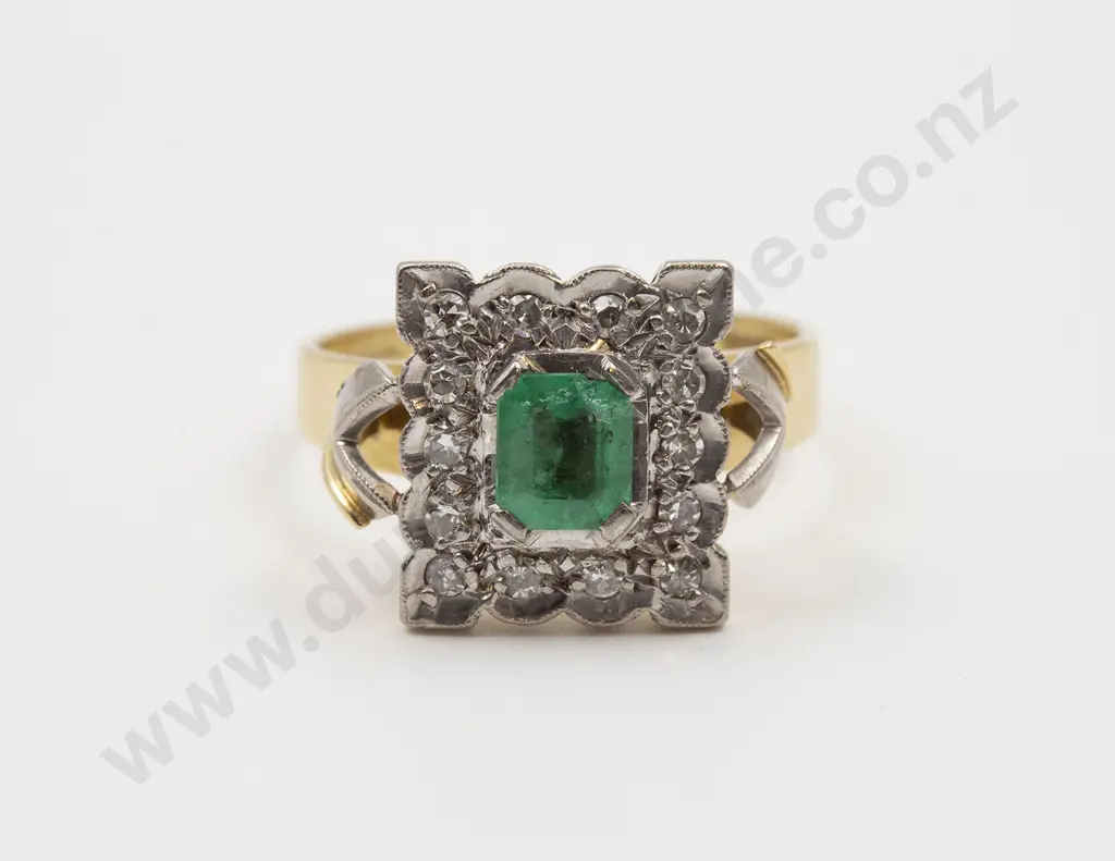 18ct 15stone Emerald and Diamond Cluster Ring Image 1++