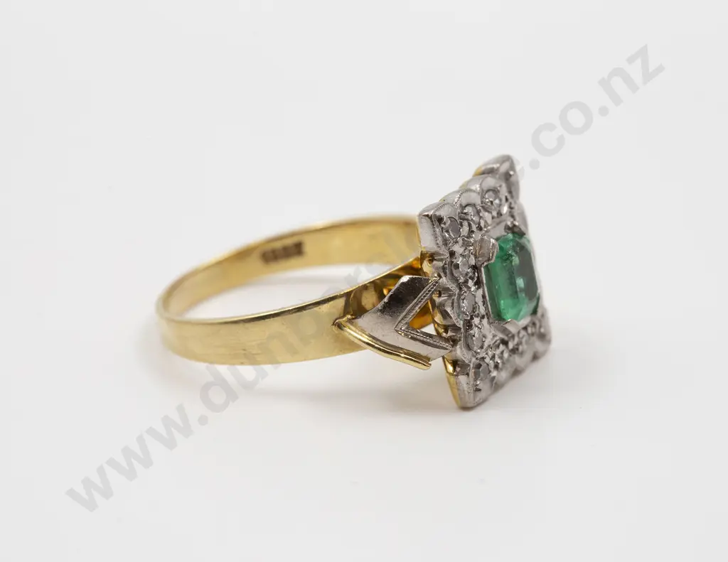 18ct 15stone Emerald and Diamond Cluster Ring Image 1++