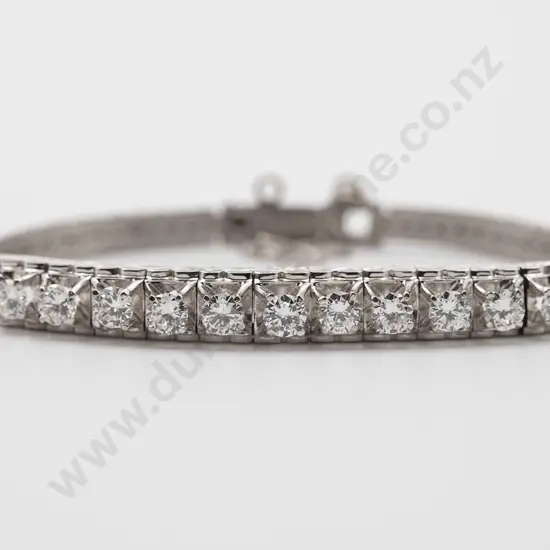 18ct White Gold Eleven Stone Diamond Bracelet