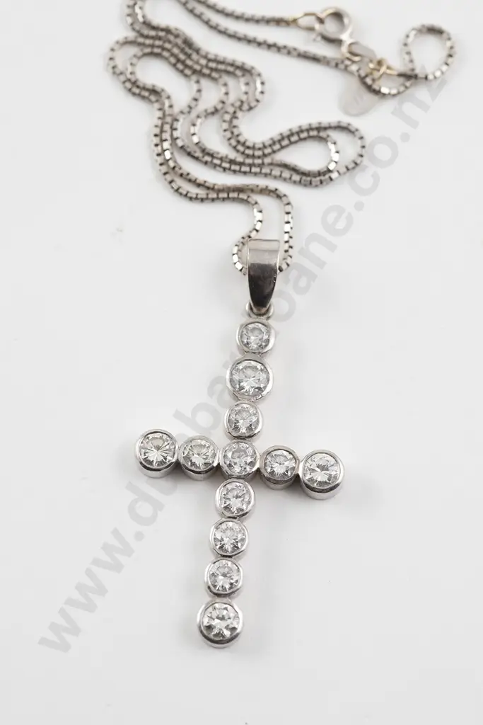 18ct White Gold Twelve Stone Diamond Cross Pendant Image 1++