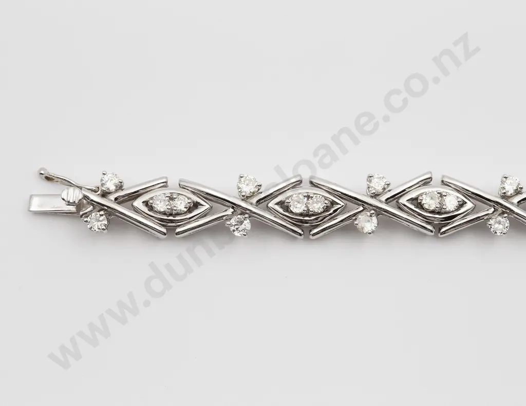 18ct White Gold Fancy 40stone Diamond Bracelet Image 1++