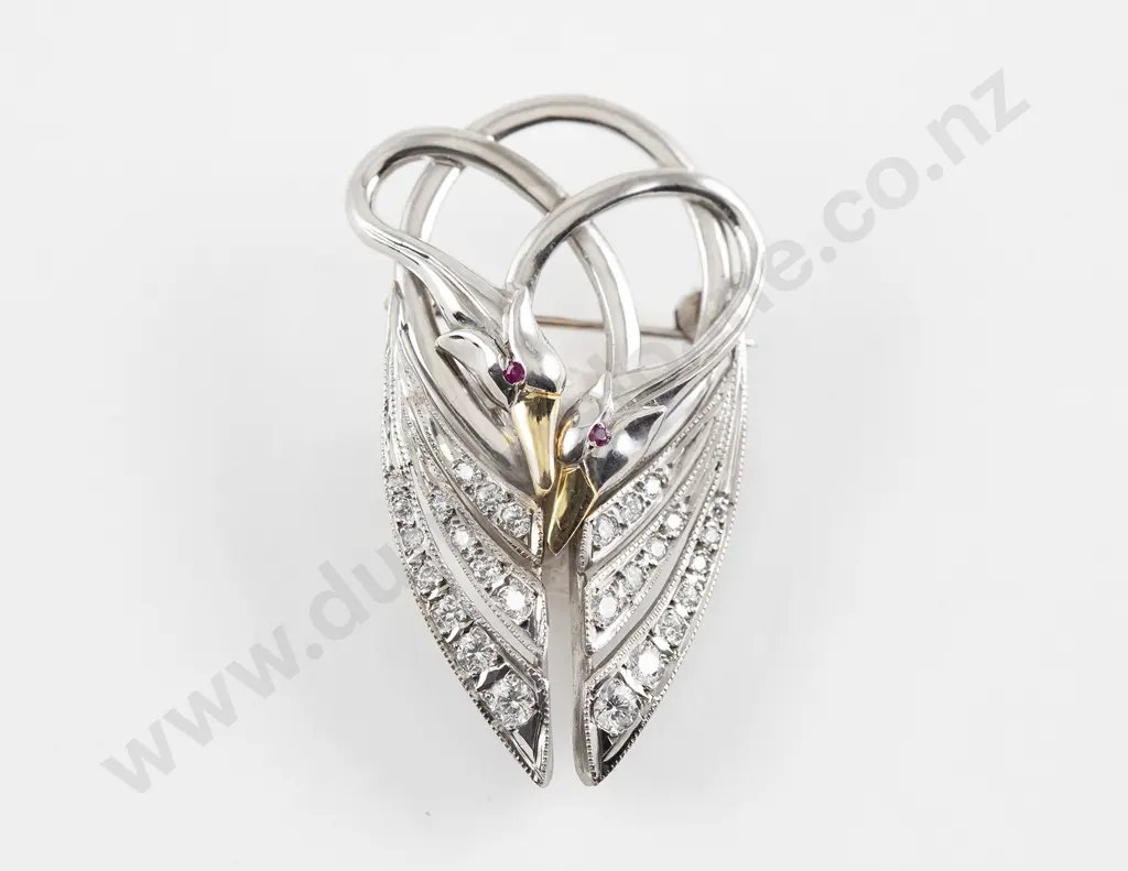 18ct White Gold Celtic Style Double Swan Brooch Image 1++
