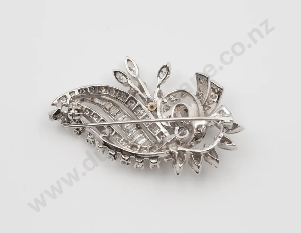 14ct White Gold 74stone Diamond Spray Brooch Image 1++