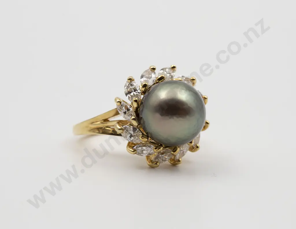 18ct Single South Seas Black Pearl and Diamond Cluster Ring Image 1++