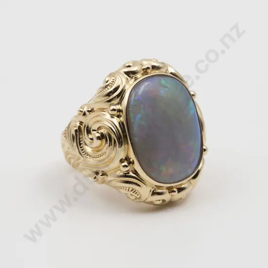 14ct Yellow Gold Single Lightning Ridge Opal Gents Dress Ring