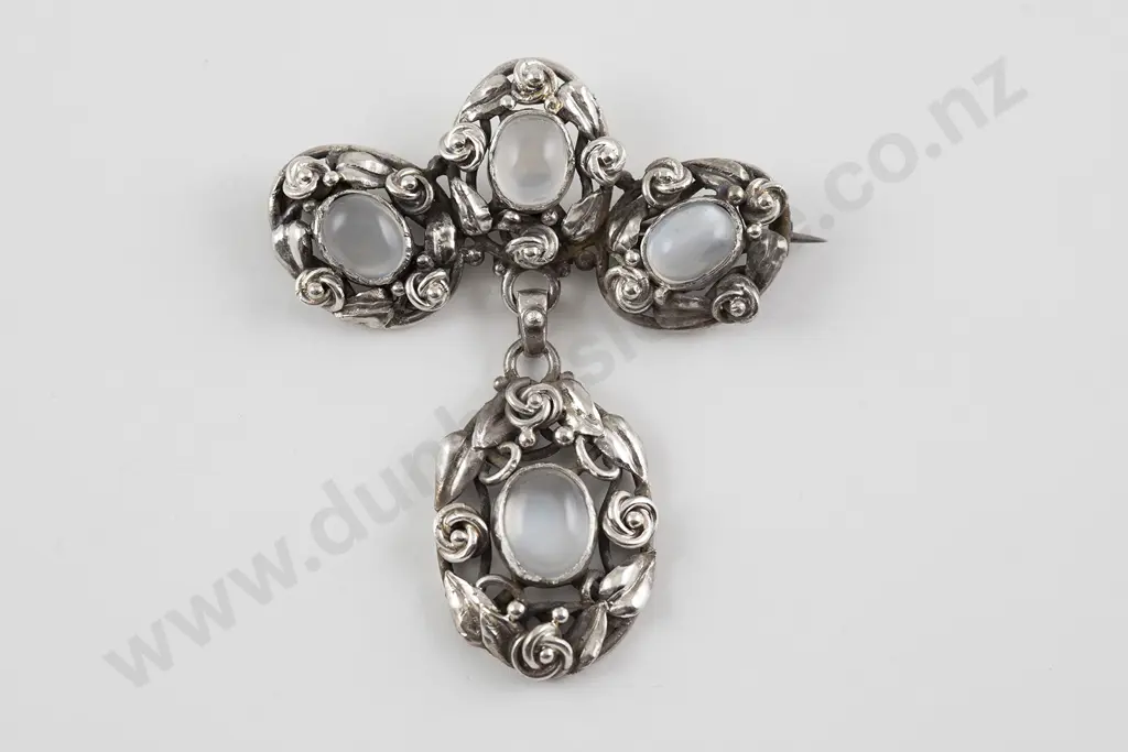 Elsie Reeve (NZ 1885-1927) Art Nouveau Design Silver and Moonstone Brooch Image 1++