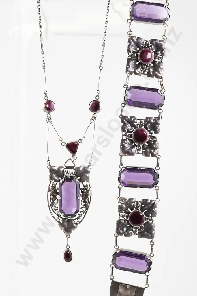 Elsie Reeve (NZ 1885-1927) Necklace Image 1++
