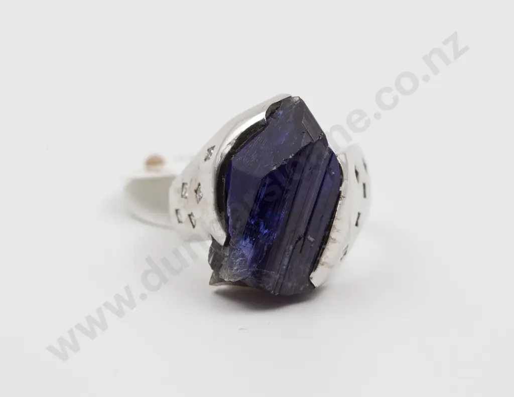 18ct White Gold Single Tanzanite Modern Dress Ring Image 1++