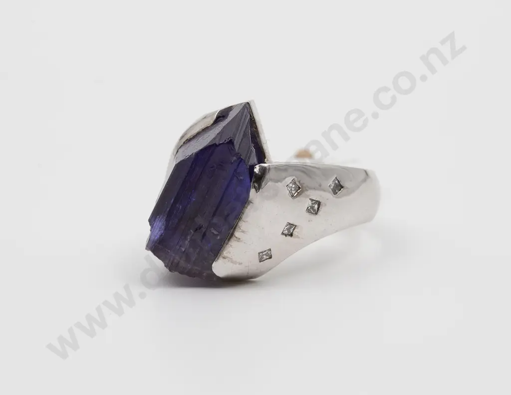 18ct White Gold Single Tanzanite Modern Dress Ring Image 1++
