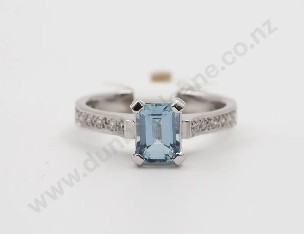 18ct White Gold 13 Stone Aquamarine and Diamond Ring Image 1++