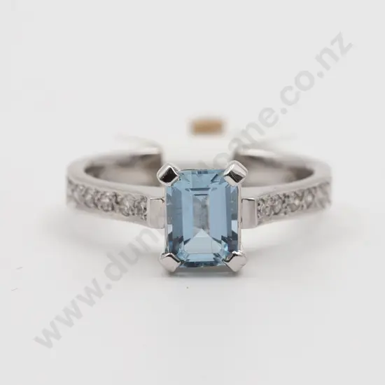 18ct White Gold 13 Stone Aquamarine and Diamond Ring