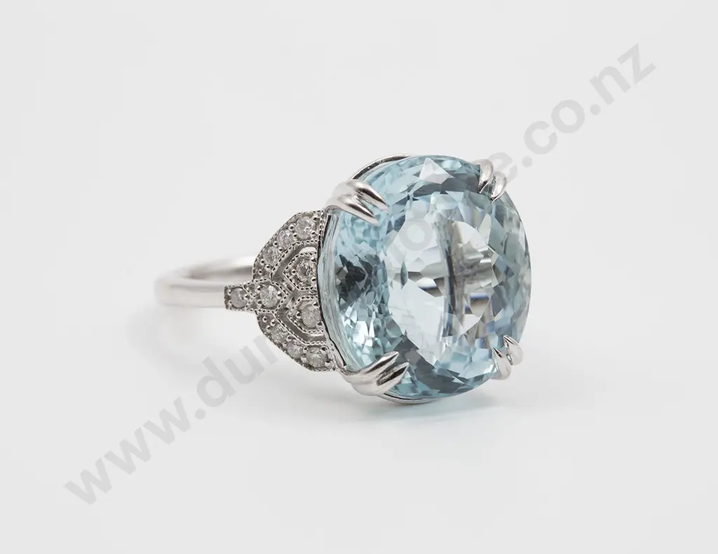 14ct White Gold Single Aquamarine Dress Ring Image 1++