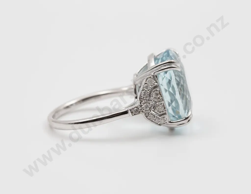 14ct White Gold Single Aquamarine Dress Ring Image 1++
