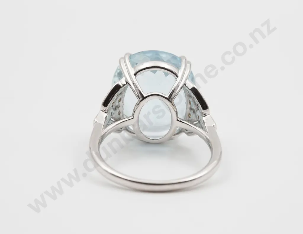 14ct White Gold Single Aquamarine Dress Ring Image 1++