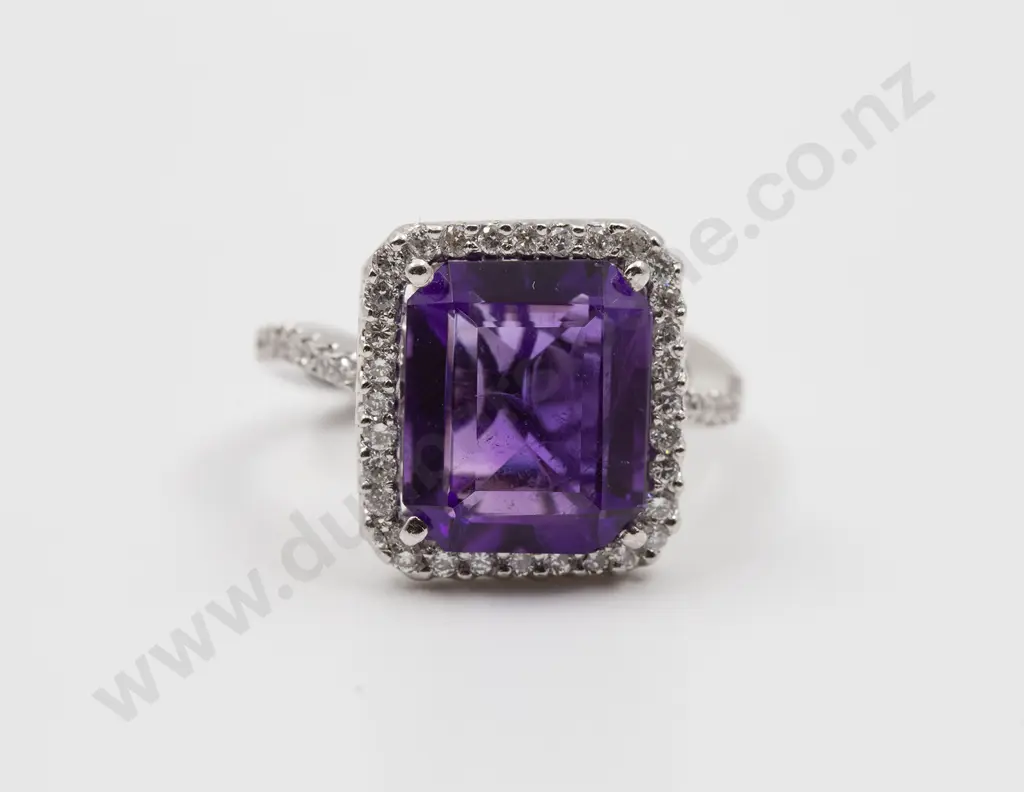 18ct White Gold 49stone Amethyst & Diamond Cluster Ring Image 1++