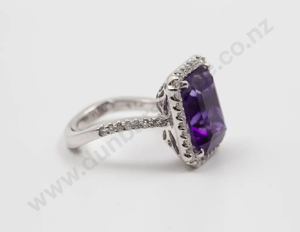 18ct White Gold 49stone Amethyst & Diamond Cluster Ring Image 1++