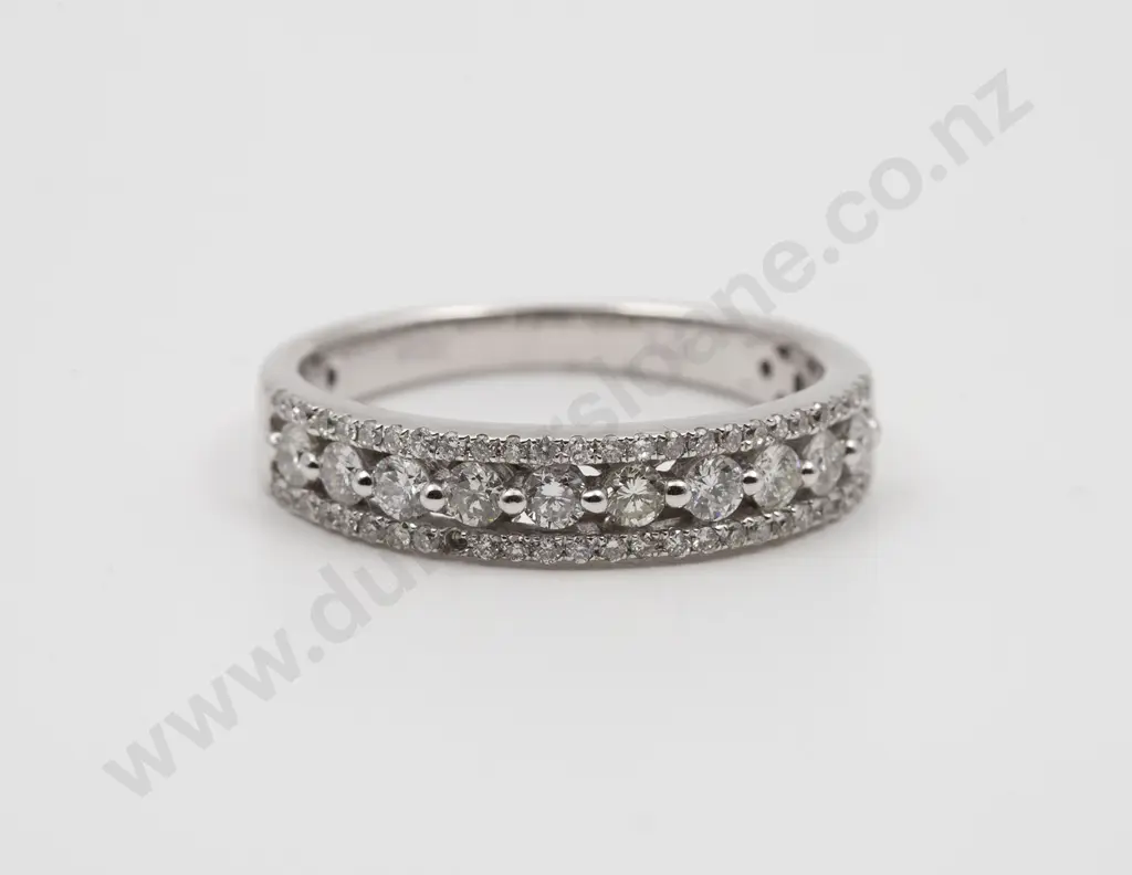 18ct white Gold Solitaire Diamond Ring Image 1++