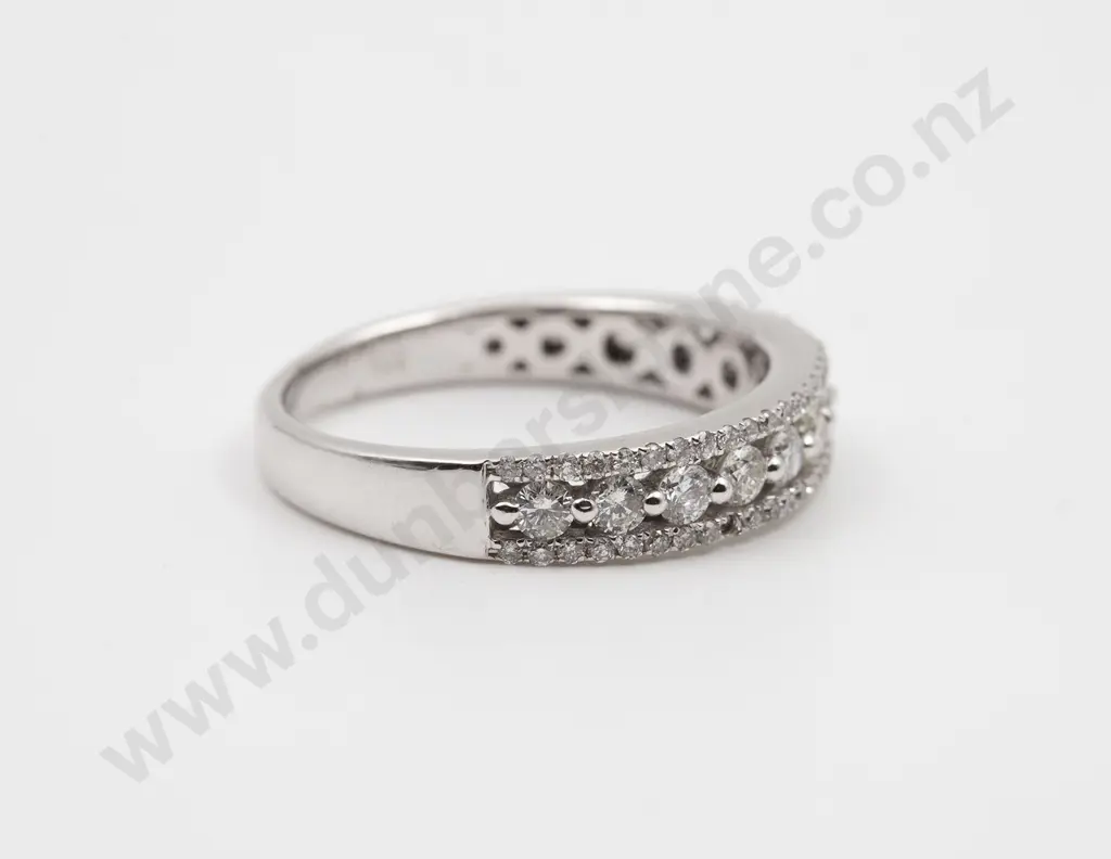 18ct white Gold Solitaire Diamond Ring Image 1++